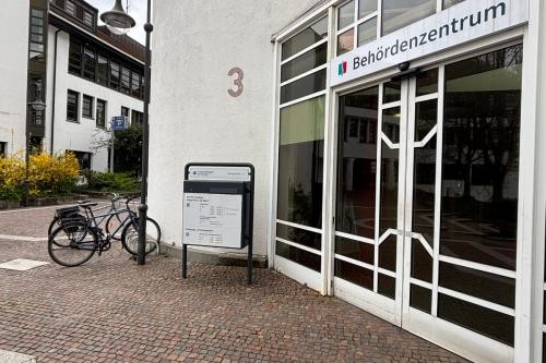 Eingang Behördenzentrum
