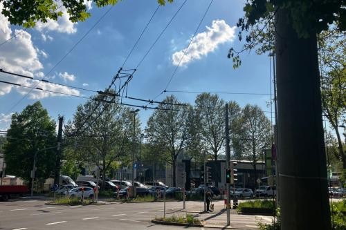 Oberleitungen an der Kreuzung Schorndorfer Straße