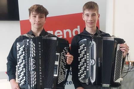 Samuel Schlumberger-Ruiz, Moritz Laux