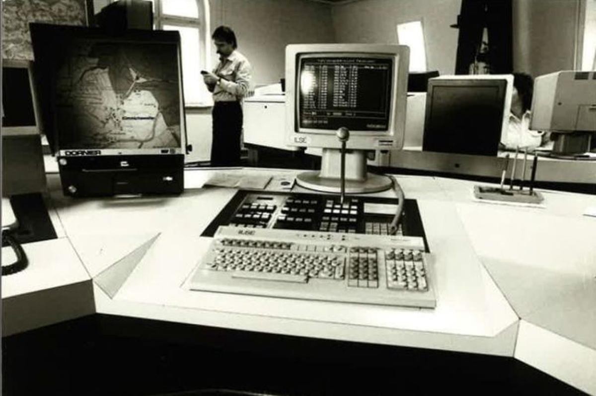 Blick in die Leitstelle 1977 ©Feuerwehr Esslingen a.N. Kommunikationstechnik im Wandel – 1977 als Meilenstein