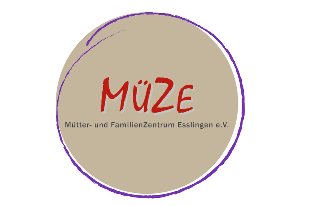 Logo MÜZE in roter Schrift, darunter Schriftzug Mütter- und FamilienZentrum Esslingen e.V., in beigefarbenem Kreis