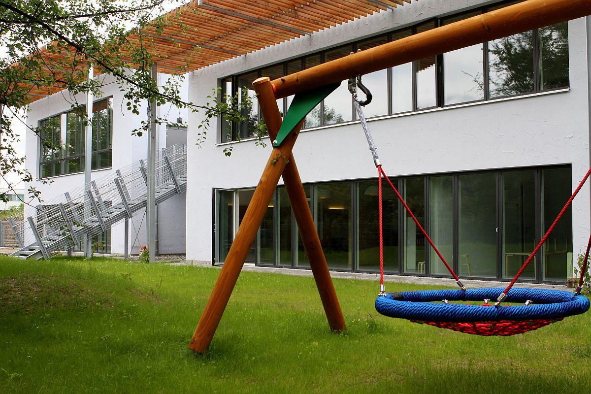 Gartenansicht des Gebäudes element-i-Kinderhaus Neckarsterne