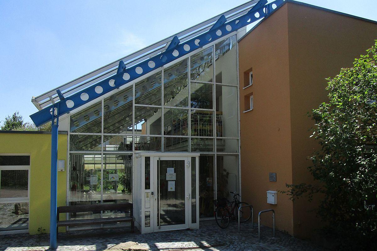 Eingangstüre der städtischen Kindertageseinrichtung Rolf-Nesch-Weg