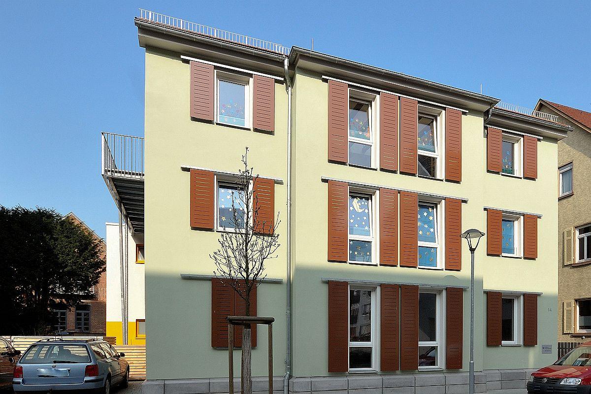 Das Gebäude der städtischen Kita Uhlandstraße