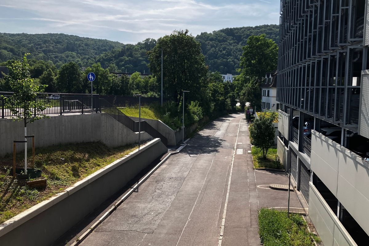 Palmenwaldstraße Blick von der Mettinger Brücke auf die Palmenwaldstraße