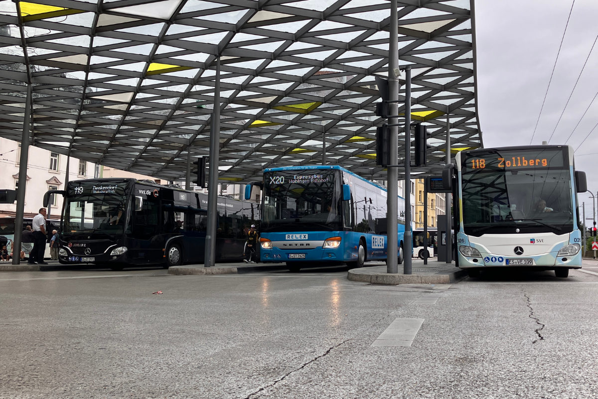 Busse stehen am ZOB