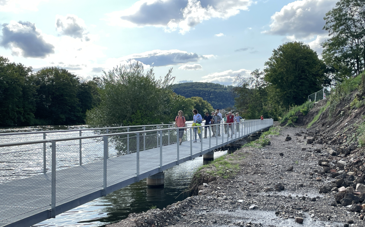 Steg Steg am Naturufer