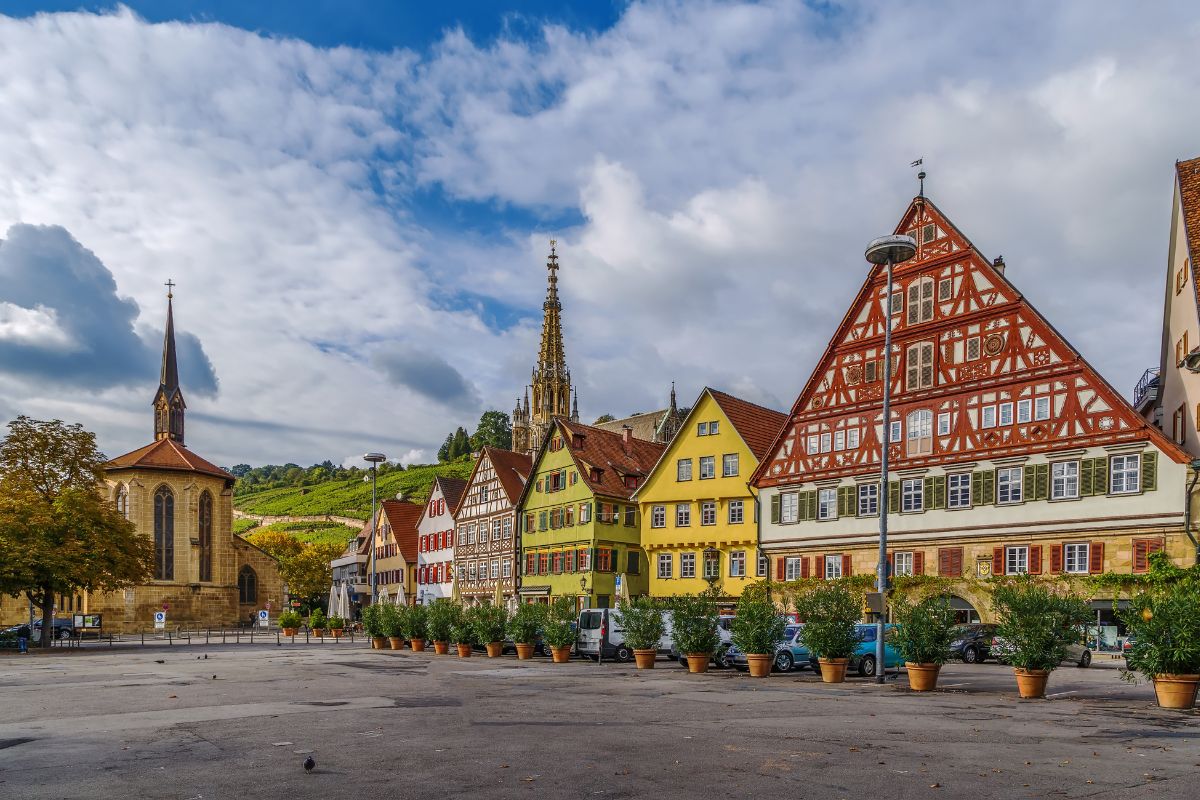 Blick auf den Marktplatz - © stock.adobe.com / borisb17 Blick auf den Marktplatz mit Kielmeyerhaus und Münster St. Paul