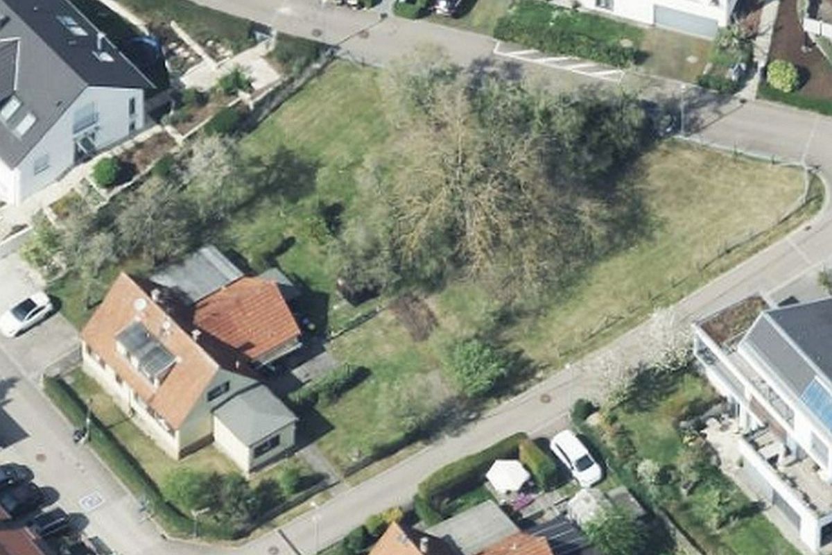 Luftbild mit Blick auf das Grundstück im Schönblick