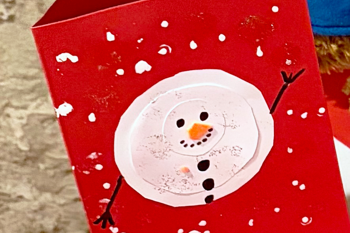Mittwochsbasteln Nov 2026 Klappkarte aus farbigem Karton mit Schneemann und Schneeflocken. Klappkarte aus farbigem Karton mit Schneemann und Schneeflocken.