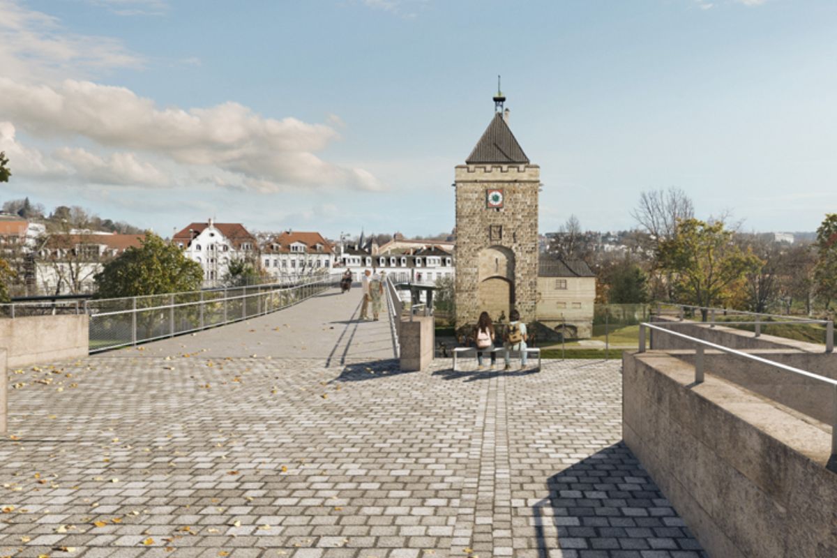 Pliensaubrücke, neuer Teil mit Blick auf den Pliensauturm.