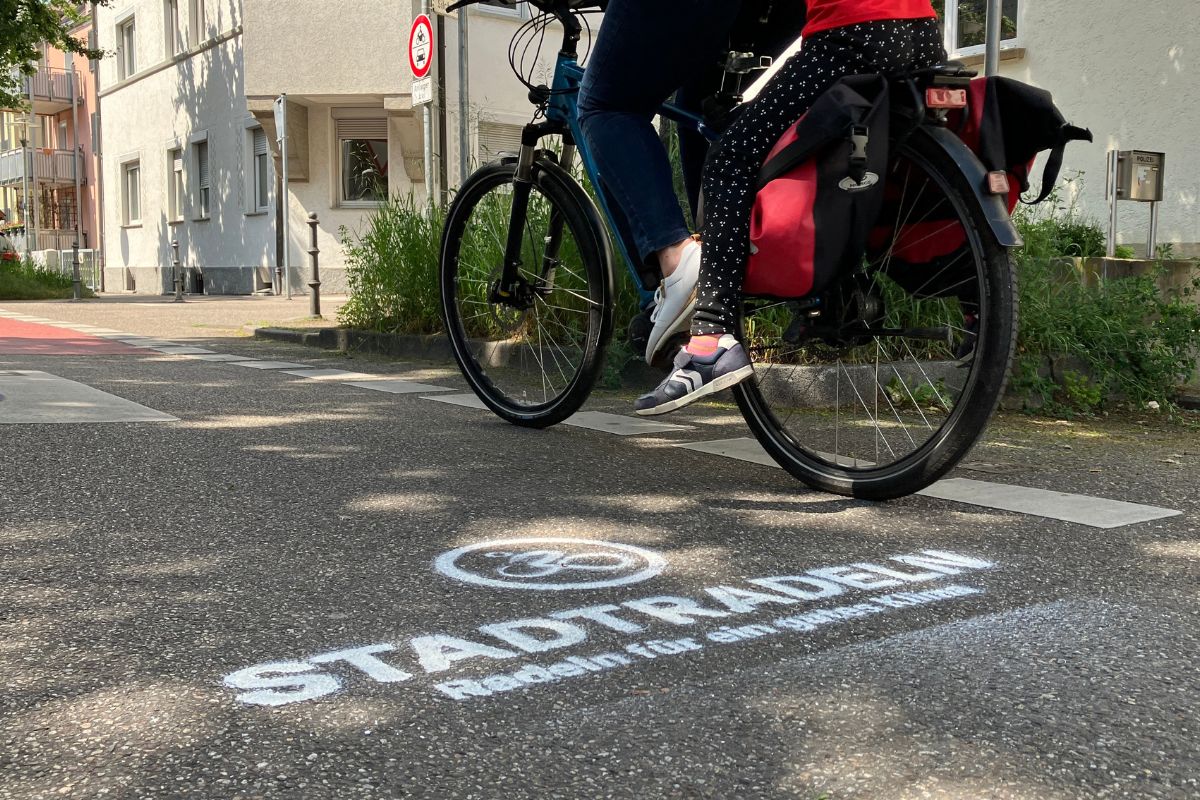 STADTRADELN-Logo in der Fahrradstraße