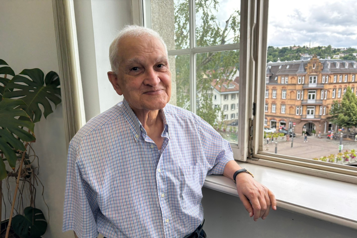 Mahmoud Gharib Mahmoud Gharib steht am Fenster in einem Büro im Behördenzentrum.