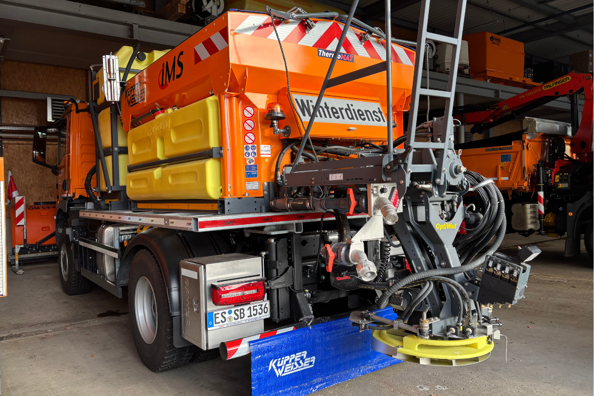 Neues Winterdienst-Fahrzeug steht bereit.