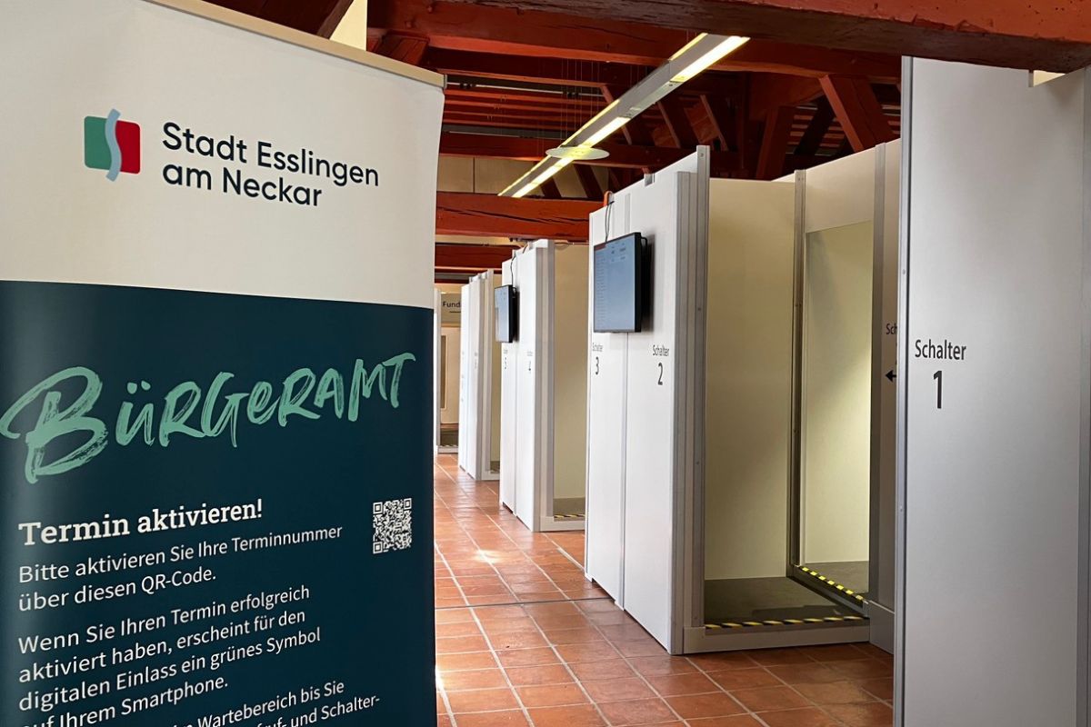 Das Bürgeramt in der Schickhardthalle ist fertig und heißt Besuchende willkommen