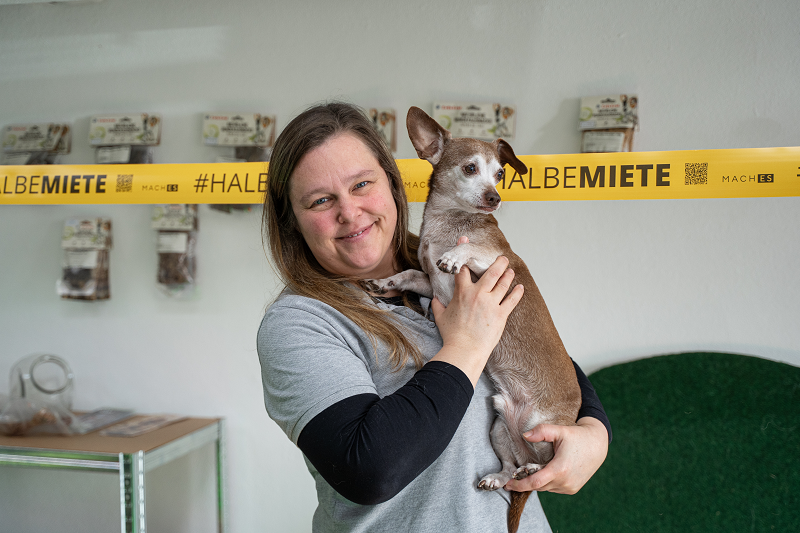 Pawtential Tierphysiotherapie Gründerin Anja Wawrzyniak mit ihrem Hund