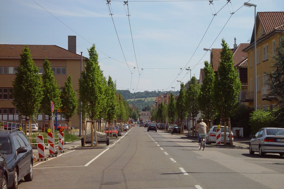 Obertürkheimer Straße nach der Sanierung Obertürkheimer Straße nach der Sanierung