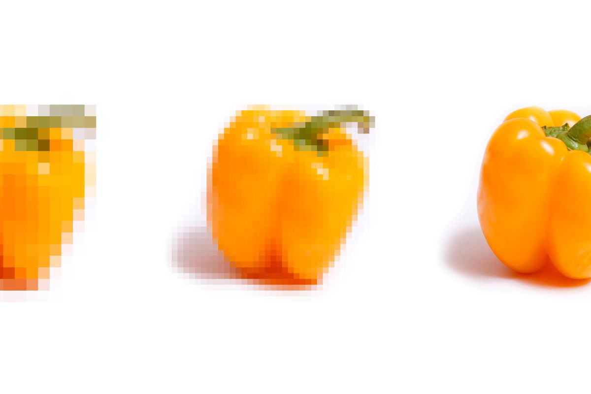 gelbe Paprika in unterschiedlich aufgelösten bzw. verpixelten Fotozuständen