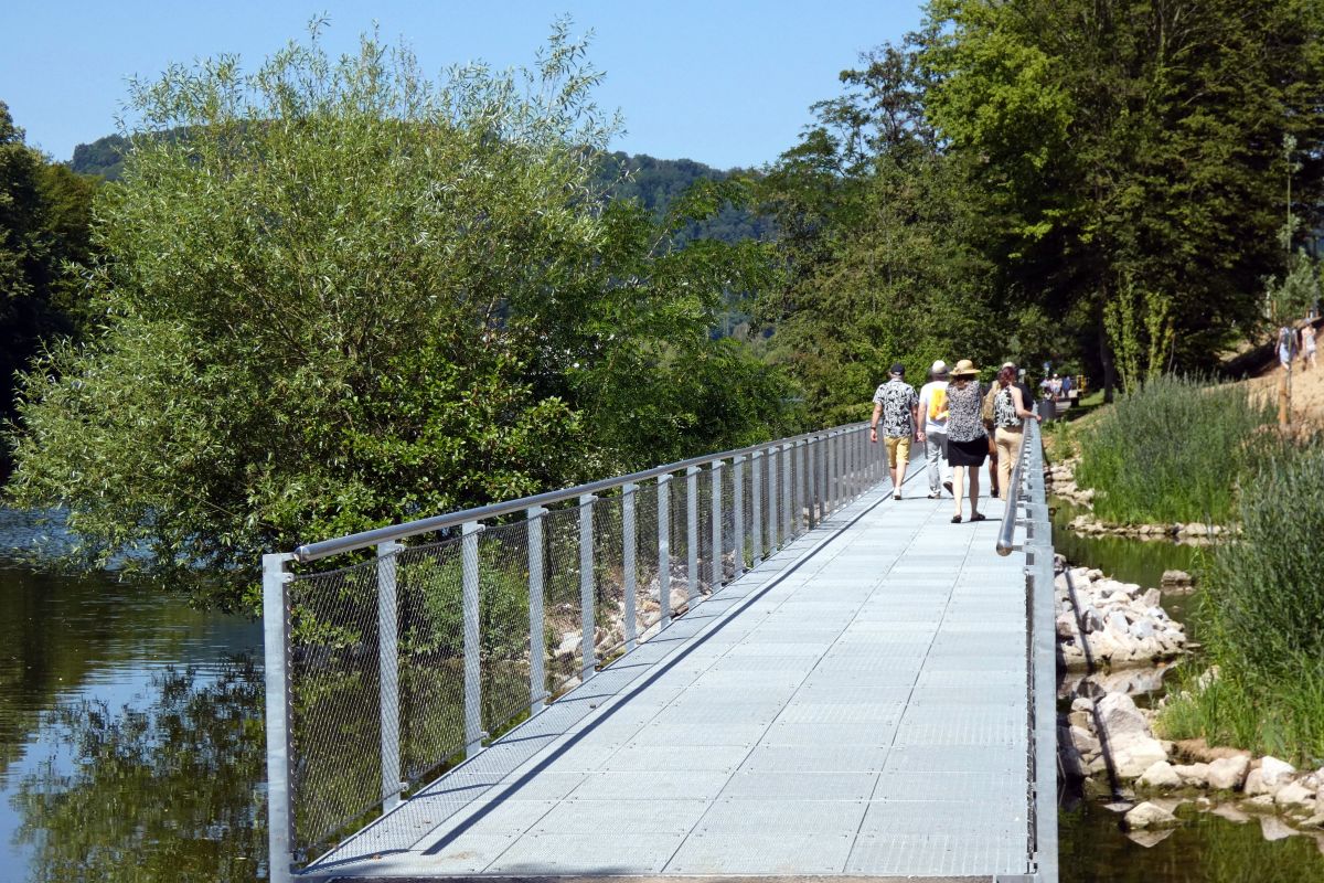 Neckaruferpark - Spaziergang am Fluss