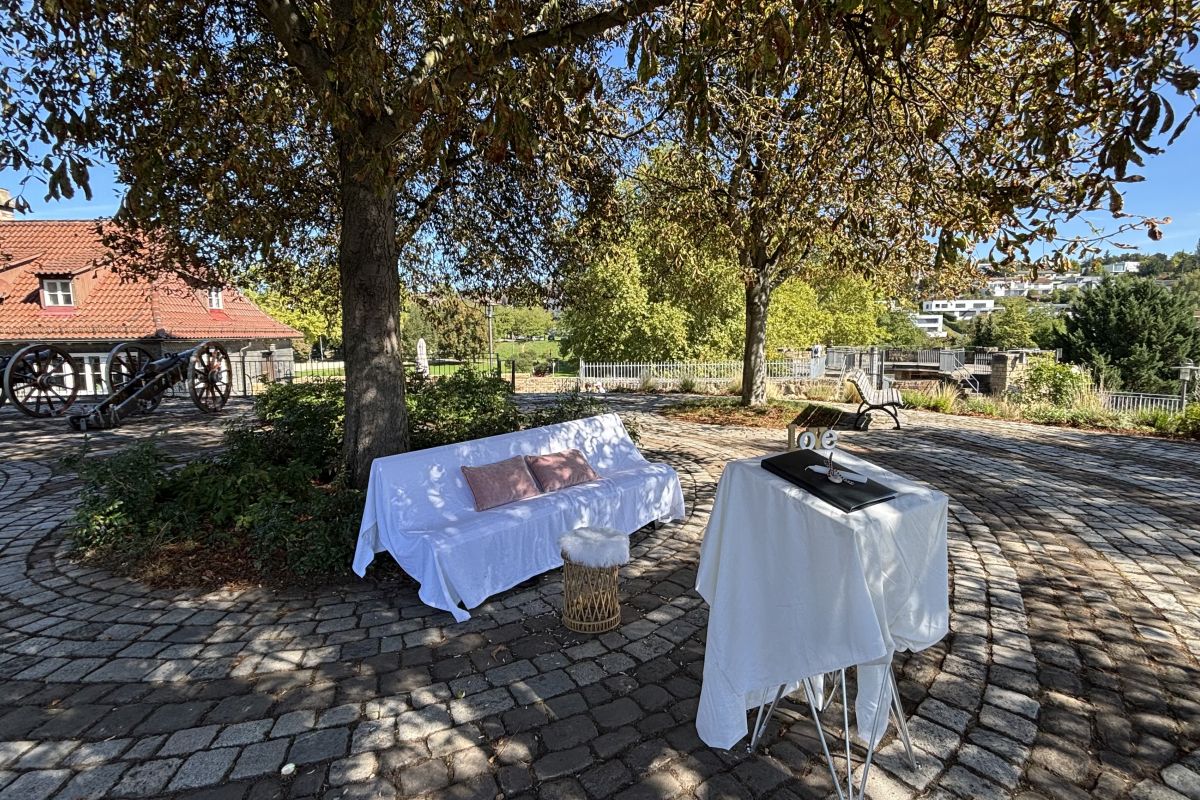 Trauung Kanonenbuckel mit Traubank und Redepult