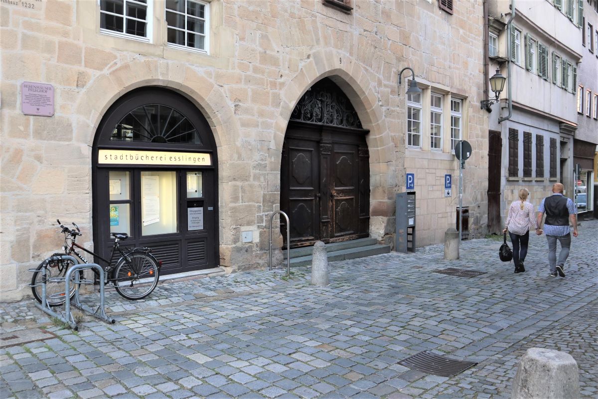 Stadtbibliothek Esslingen Außenansicht der Stadtbibliothek Esslingen in der Heugasse