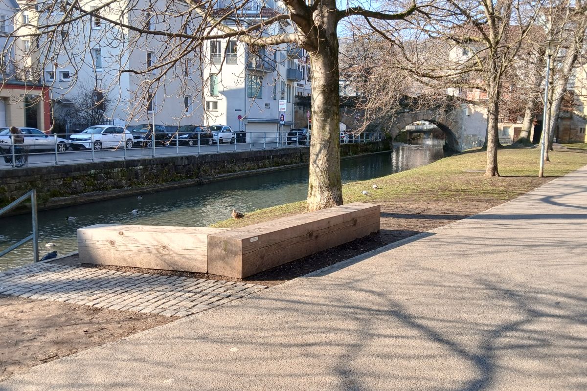 Bank am Wehrneckar in der Maille