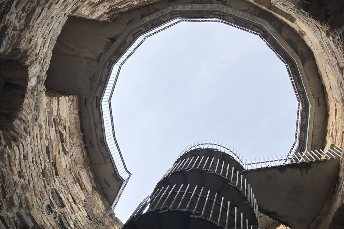 Pulverturm: blick von der Wendeltreppe von unten nach oben 