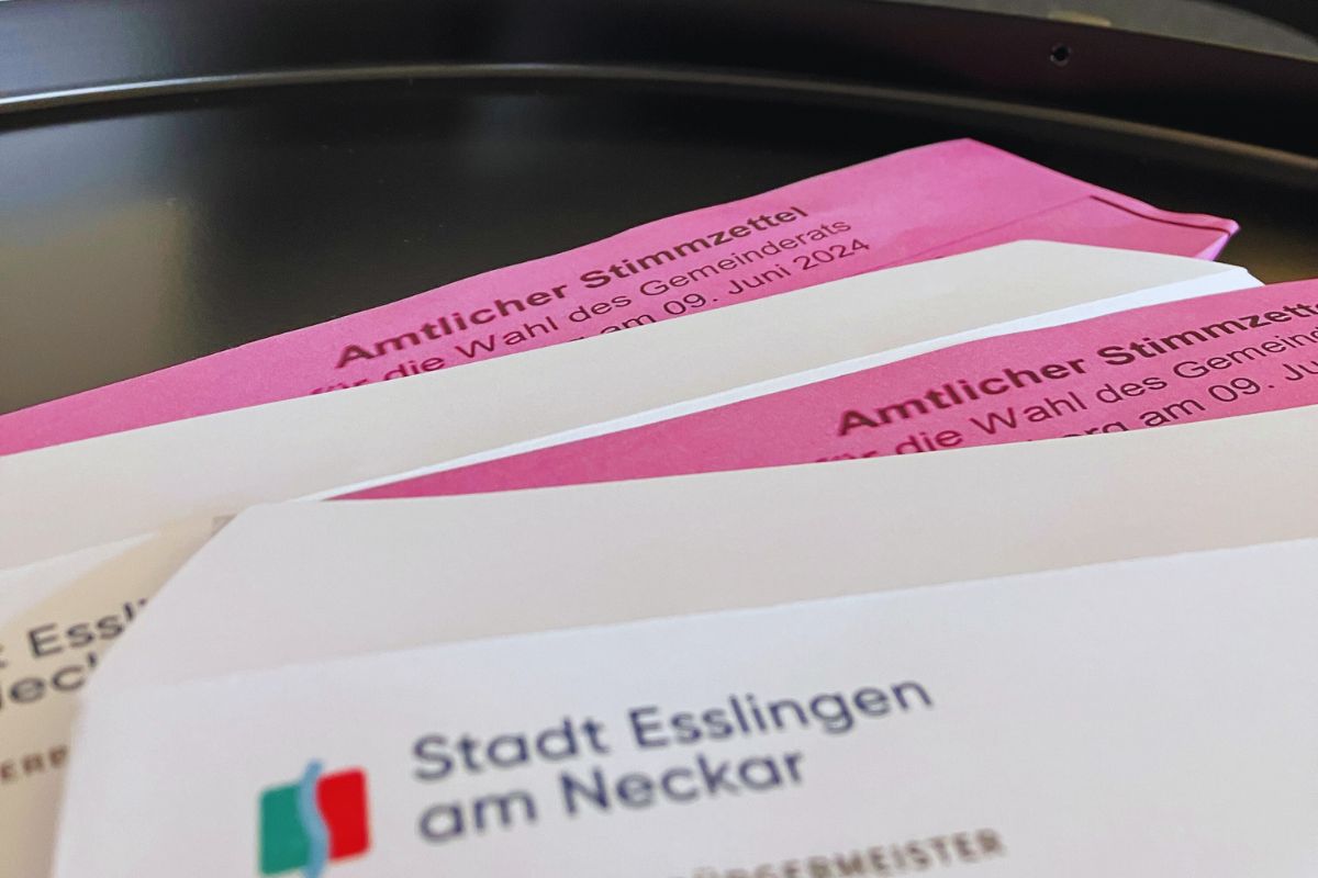 Zwei Stimmzettel für die Gemeinderatswahl Zwei Stimmzettel für die Gemeinderatswahl