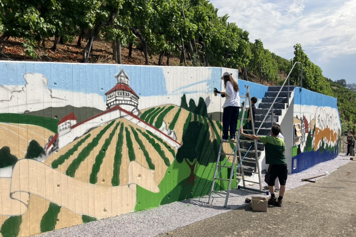 Hund Graffiti an der Weinbergmauer
