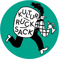 Emblem Esslinger Kulturrucksack als GIF Das GIF zeigt das Emblem des Esslinger Kulturrucksacks. Eine in schwarzer Farbe gezeichnete Person rennt und pustet immer wieder in die Trompete, die sie in der rechten Hand hält. Sie trägt einen großen Rucksack, auf welchem in schwarzer Schrift in Großbuchstaben KULTUR, RUCK, SACK untereinander steht. Der schwarze lange Zopf flattert beim Rennen. In der linken Hand hält die Person abwechselnd einen Stift, einen Pinsel, ein Buch und einen Fotoapparat. Mit dem Wechsel der Gegenstände ändert sich die Hintergrundfarbe von grün zu rot, zu hellblau und zu grün.