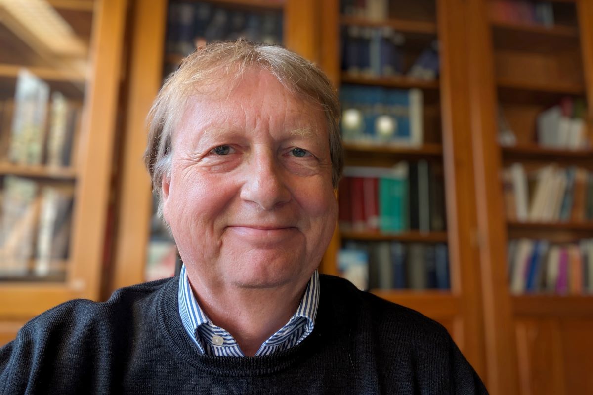 Dr. Joachim J. Halbekann Dr. Joachim J. Halbekann