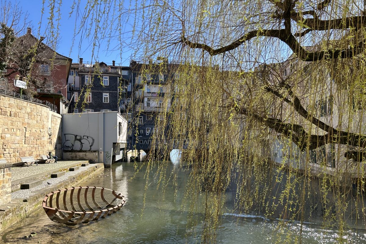 Klein Venedig: Sitzplätze am Kanal