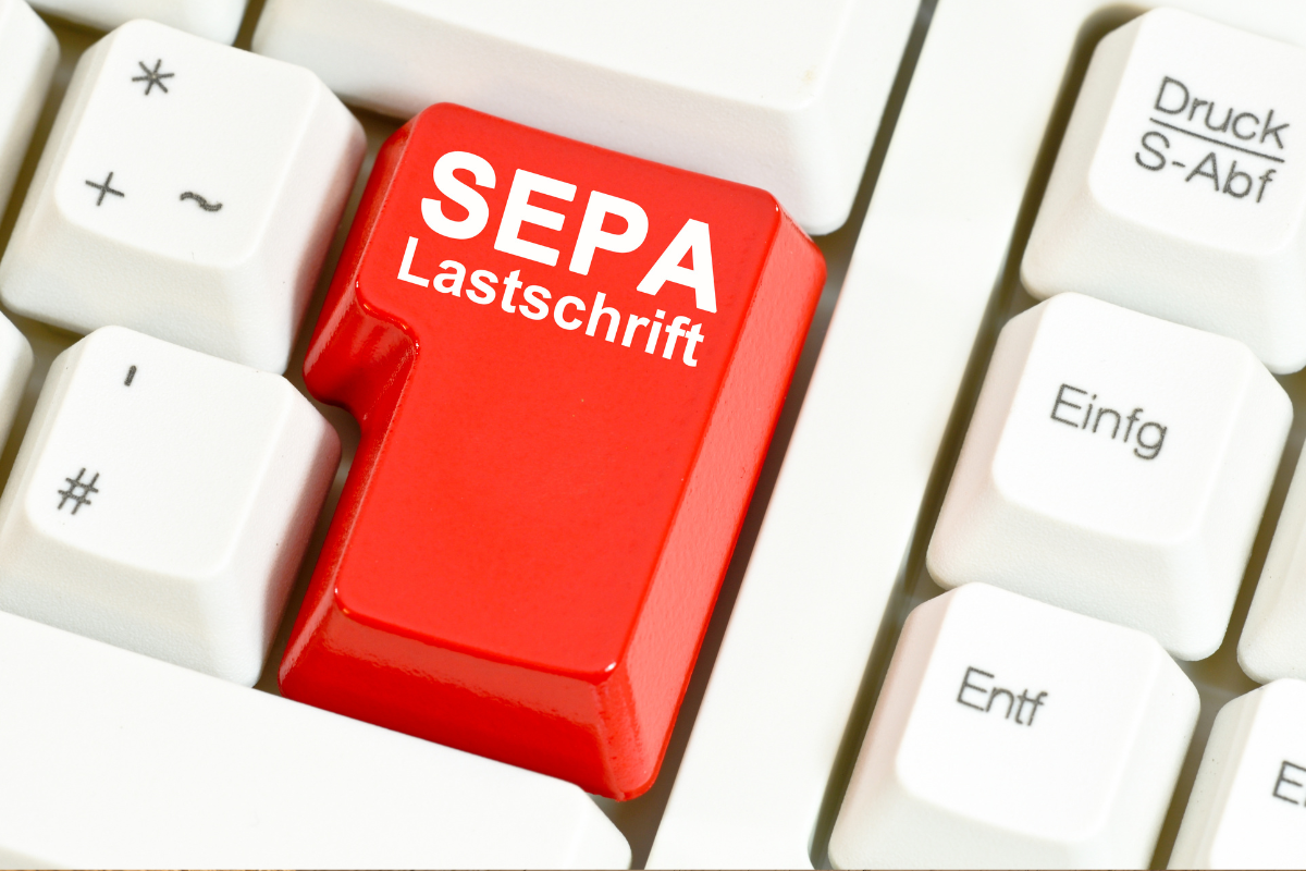 Computertastatur mit Taste für SEPALastschrift