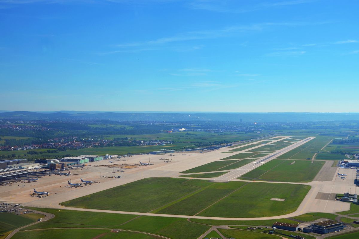 Luftbild vom Flughafen Stuttgart