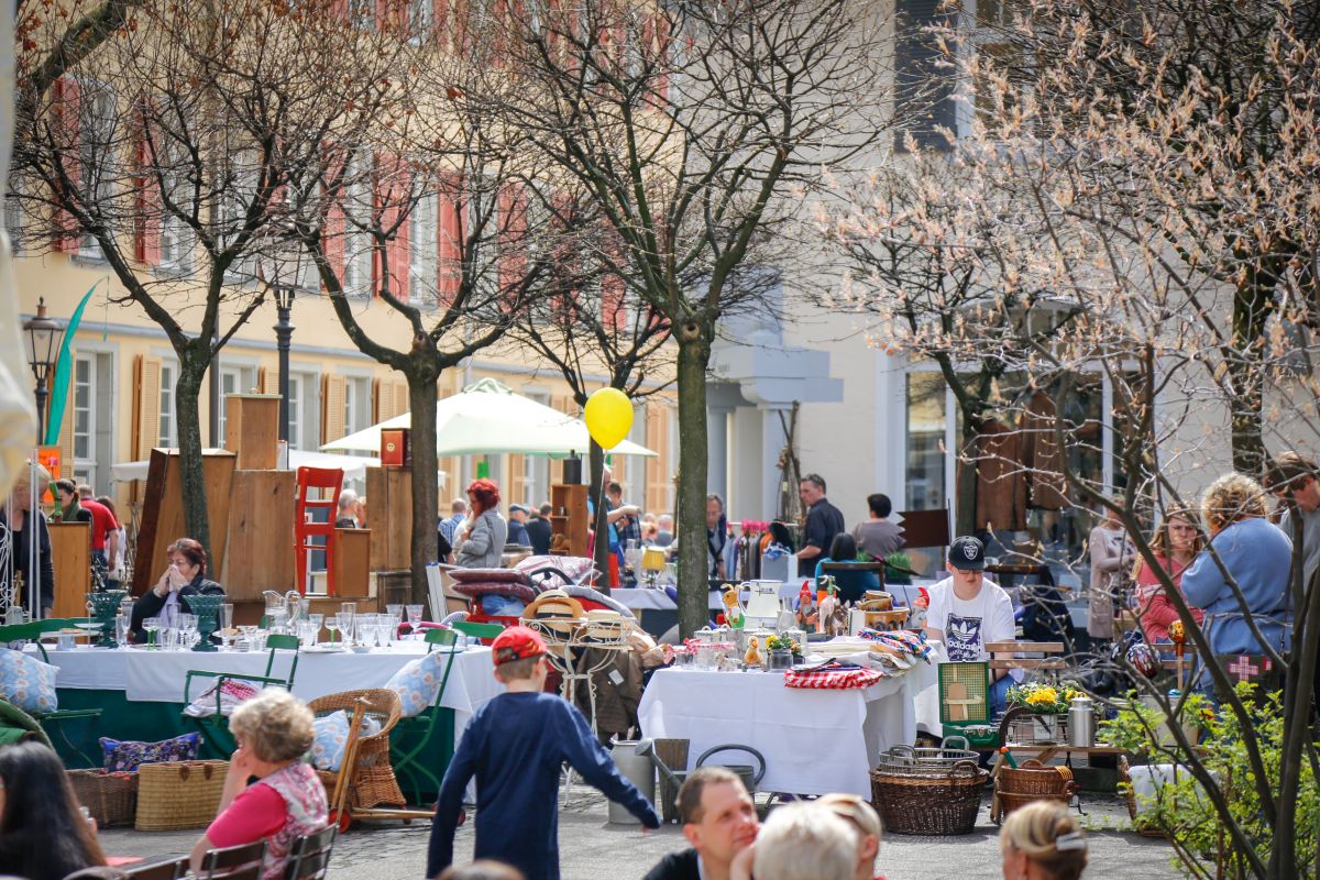Flohmarkt am Blarerplatz Flohmarkt am Blarerplatz