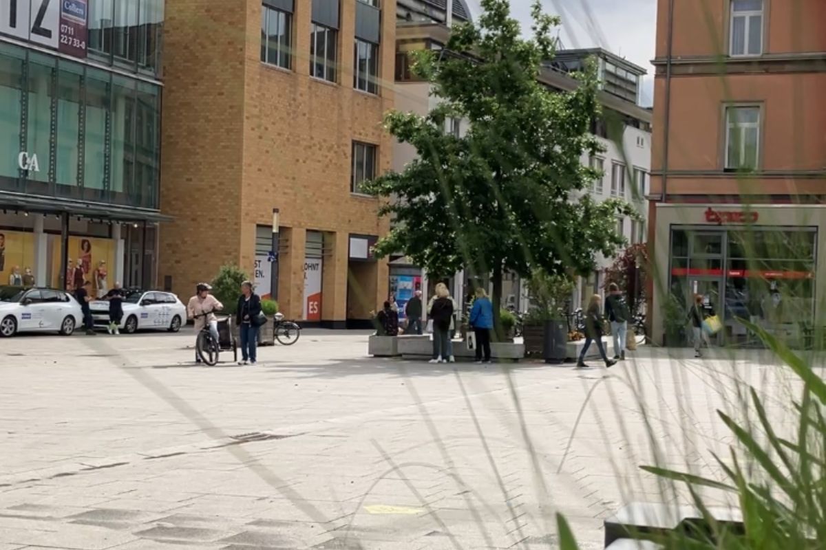 Blick über den Bahnhofplatz