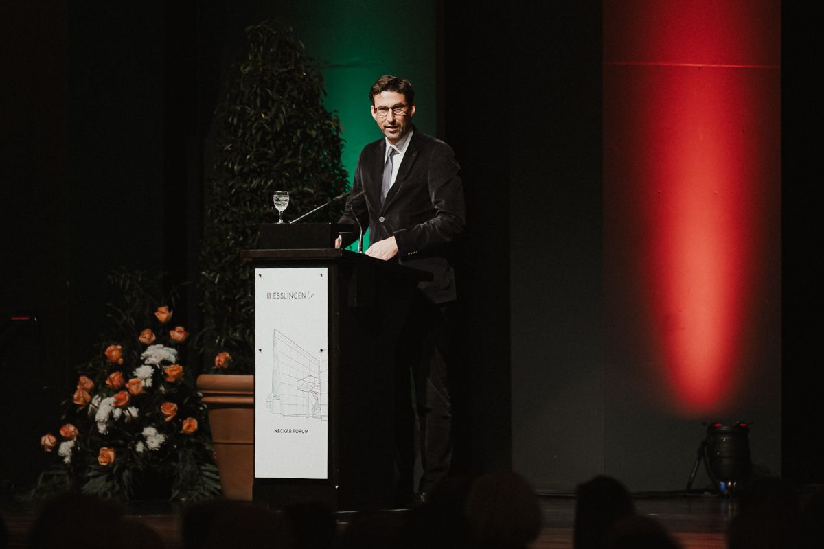 OB Matthias Klopfer am Redepult.