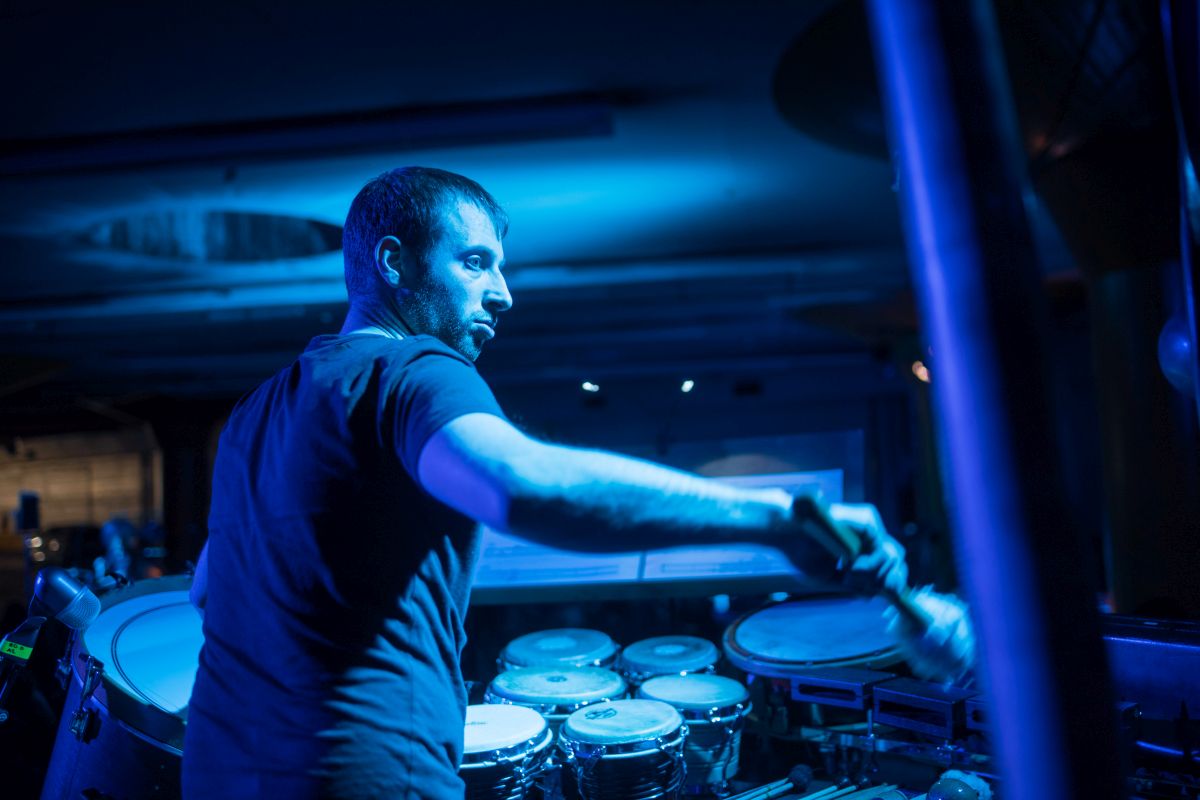 Hannes Brugger Hannes Brugger in einer Konzertsituation