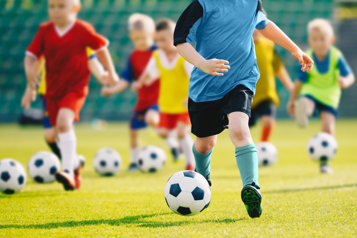 Kinder beim Fußballtraining