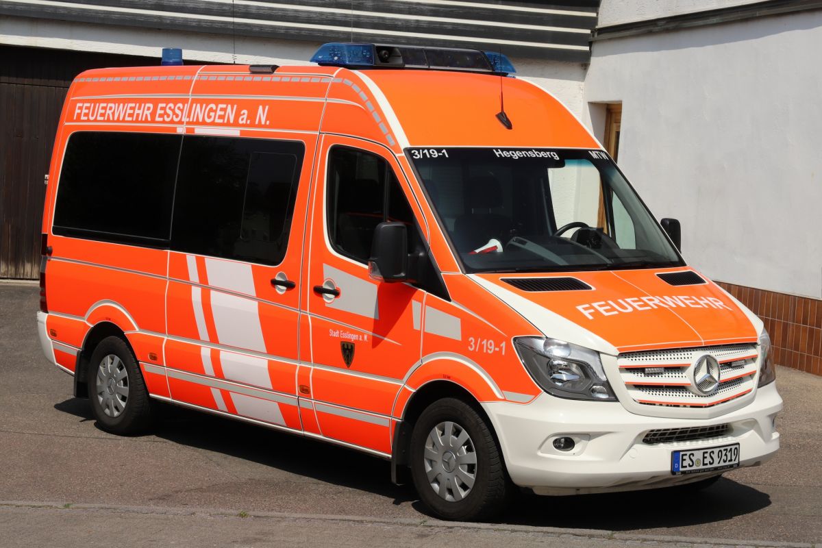 Mannschaftstransportwagen ©Feuerwehr Esslingen a.N. Feuerwehrfahrzeug